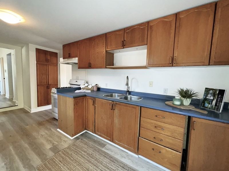 198 Barrie Rd - Photo 4 of 36