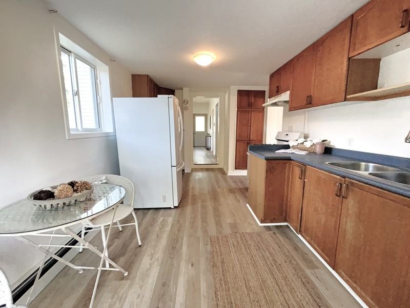 198 Barrie Rd - Photo 5 of 36