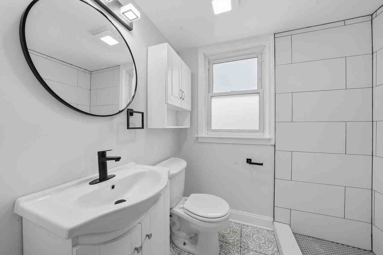 6640 W Foster Ave #2 - Photo 4 of 14