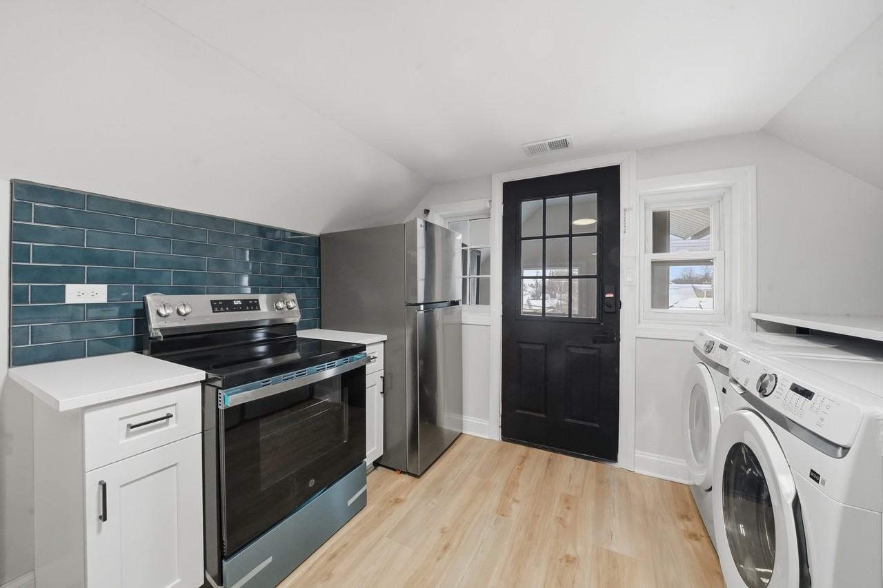 6640 W Foster Ave #2 - Photo 7 of 14