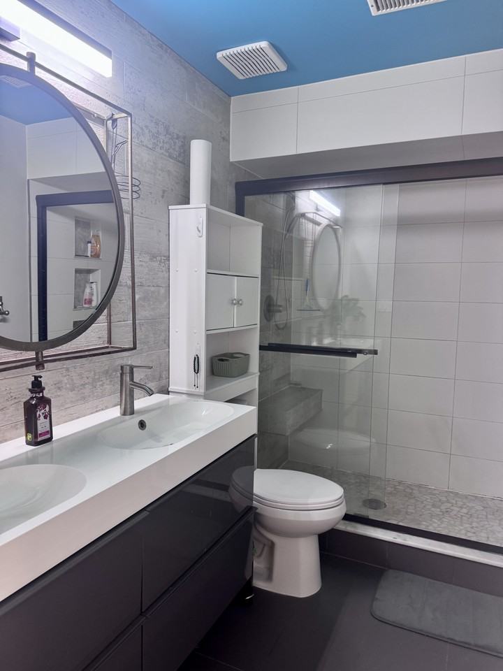 910 St Clarens Ave - Photo 6 of 12