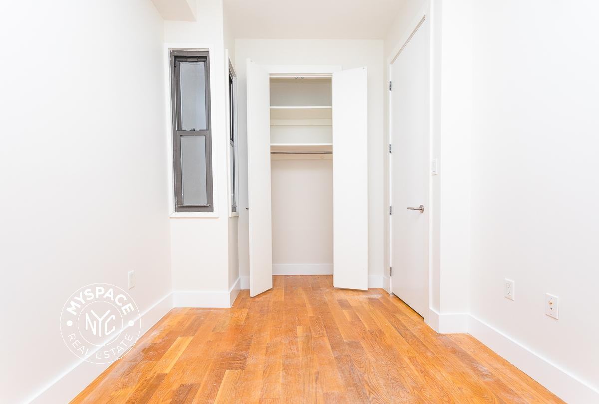 751 Dekalb Ave #1R - Photo 2 of 10