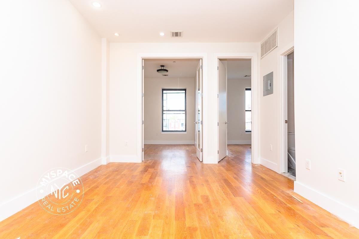 751 Dekalb Ave #1R - Photo 6 of 10