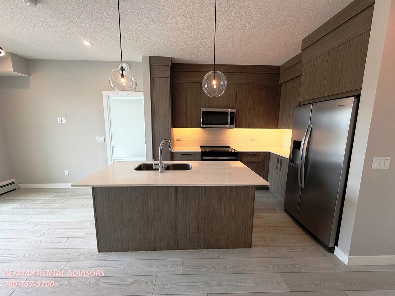 63 Corner Glen Cres Ne - Photo 2 of 12