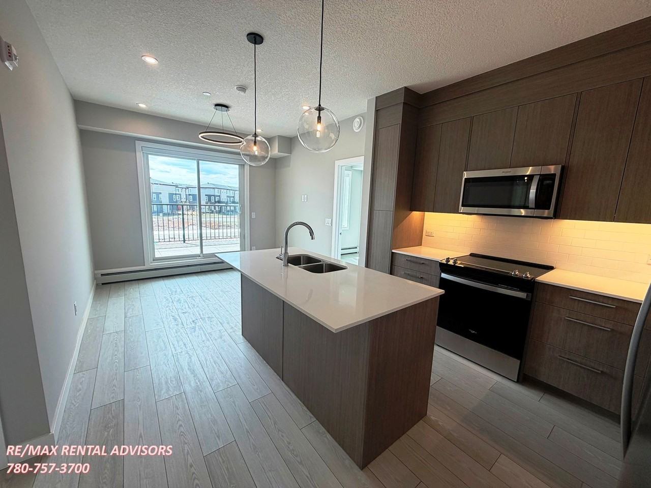63 Corner Glen Cres Ne - Photo 5 of 12