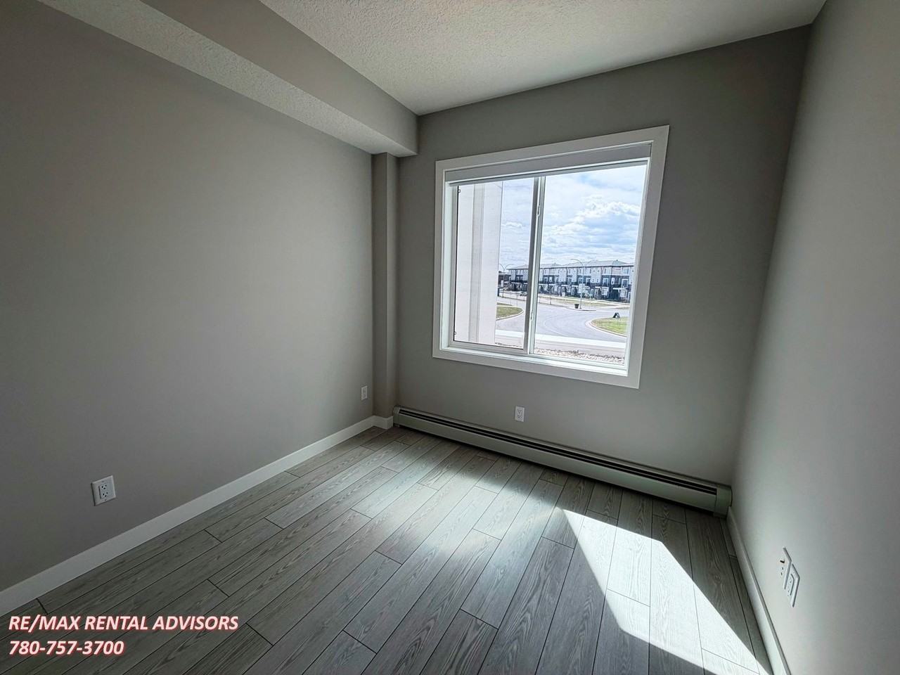 63 Corner Glen Cres Ne - Photo 6 of 12