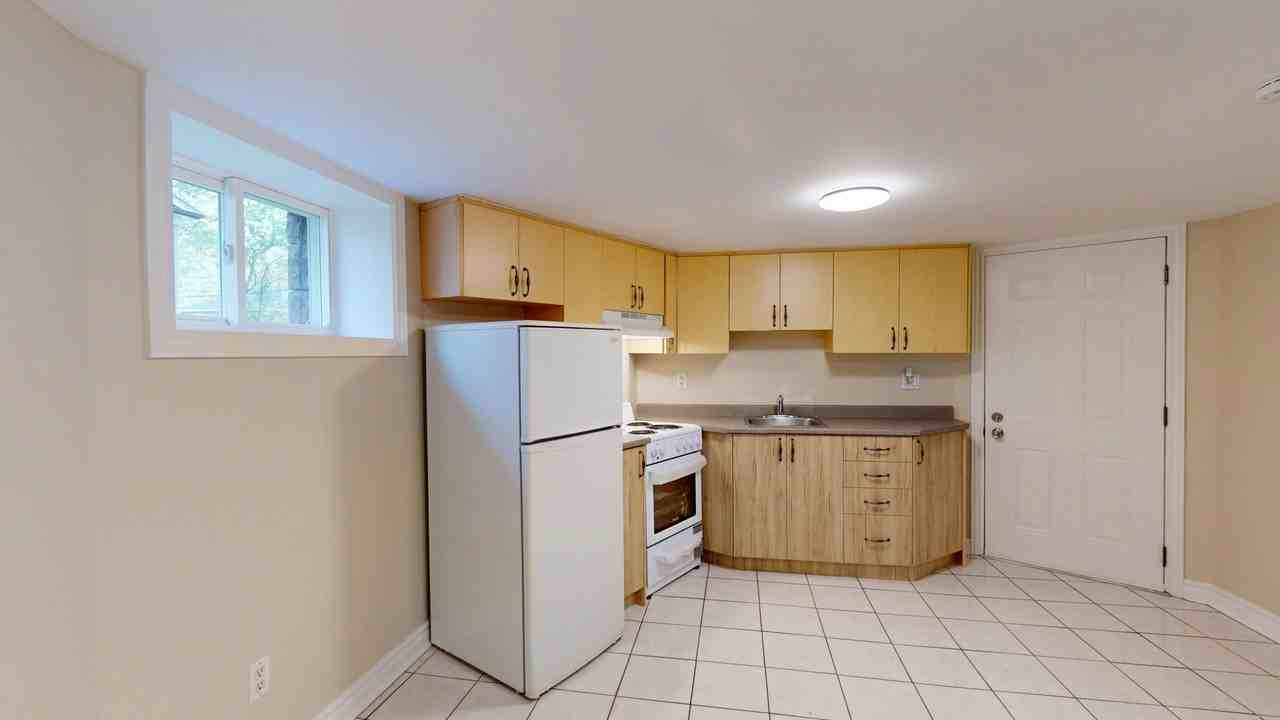 79 Rosemount Ave - Photo 3 of 11