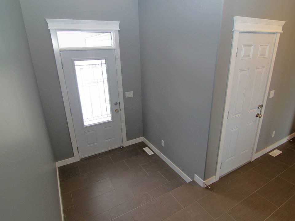 331 Kolynchuk Manor - Photo 2 of 12