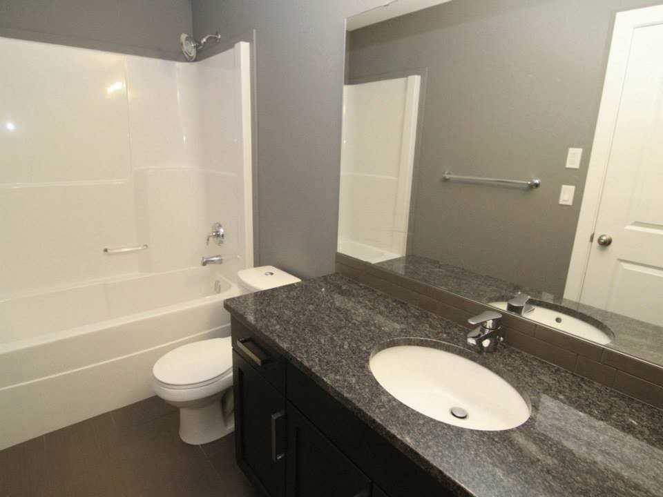 331 Kolynchuk Manor - Photo 4 of 12