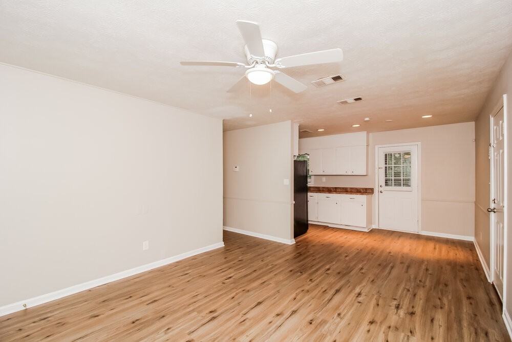 6325 Wellington Way - Photo 7 of 17