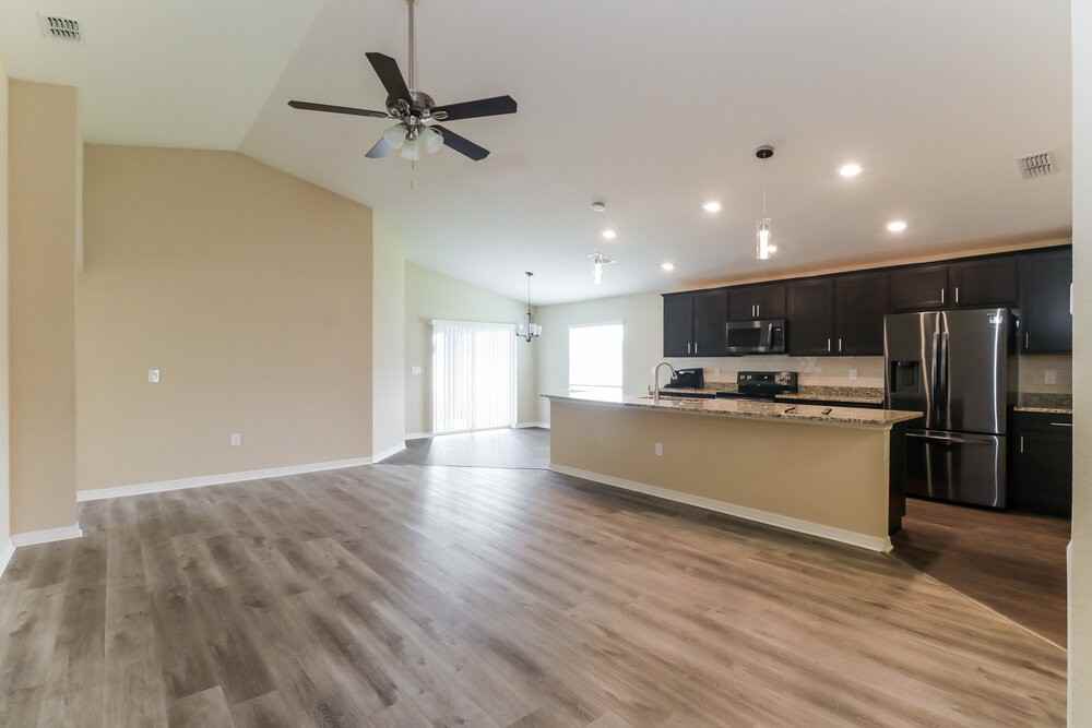 6784 Hanworth Ln - Photo 6 of 19