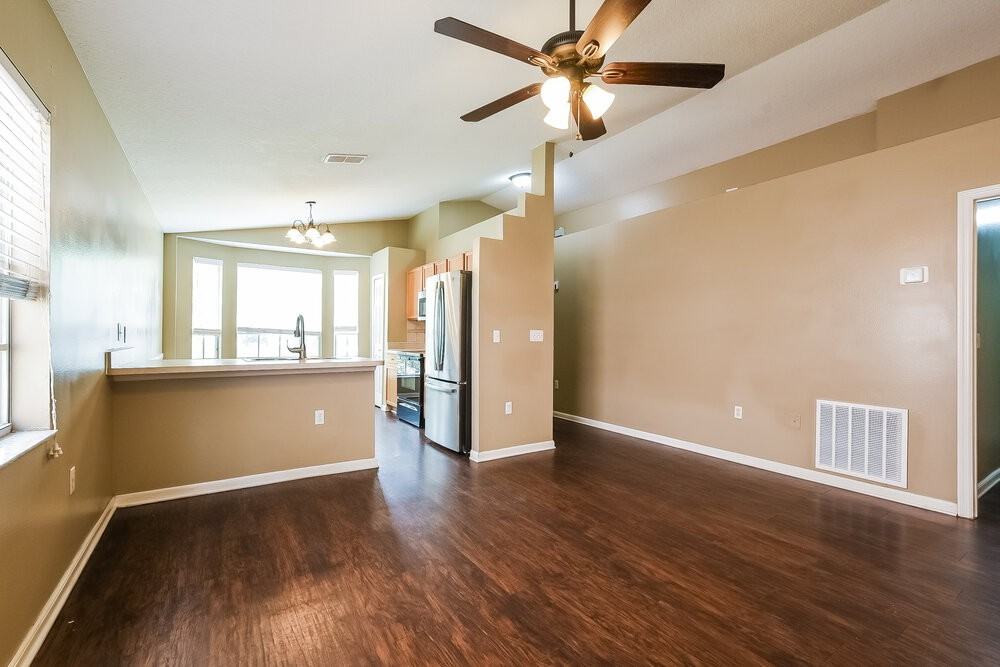 178 Dovetail Ct - Photo 4 of 16