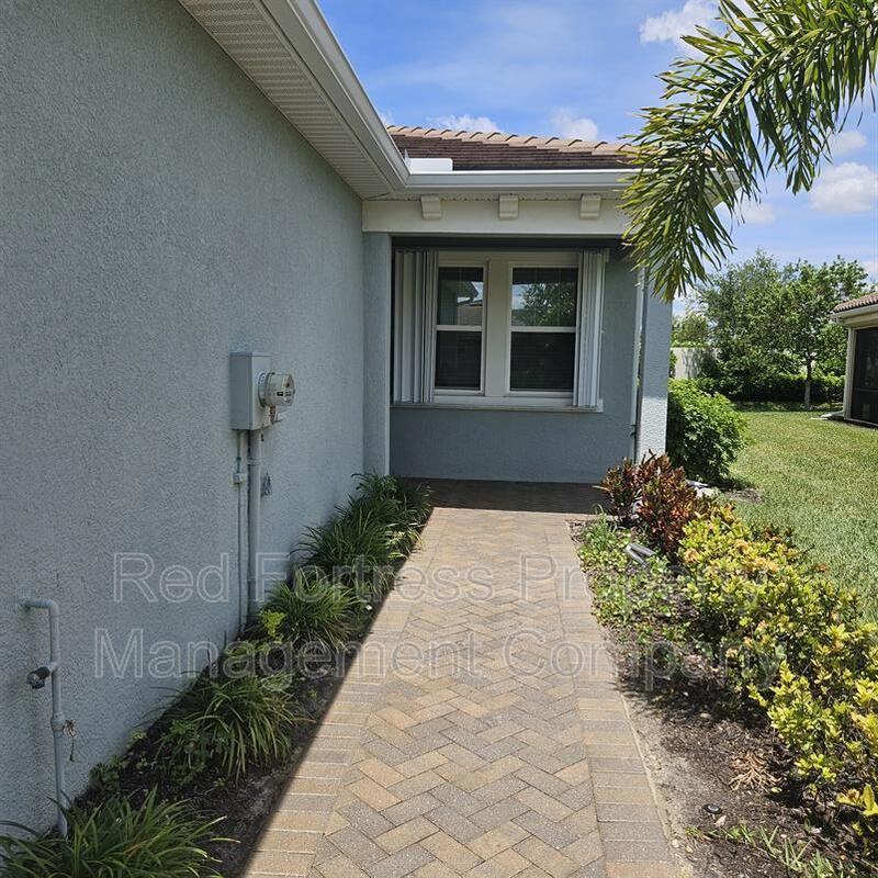 6517 Good Life St - Photo 3 of 8