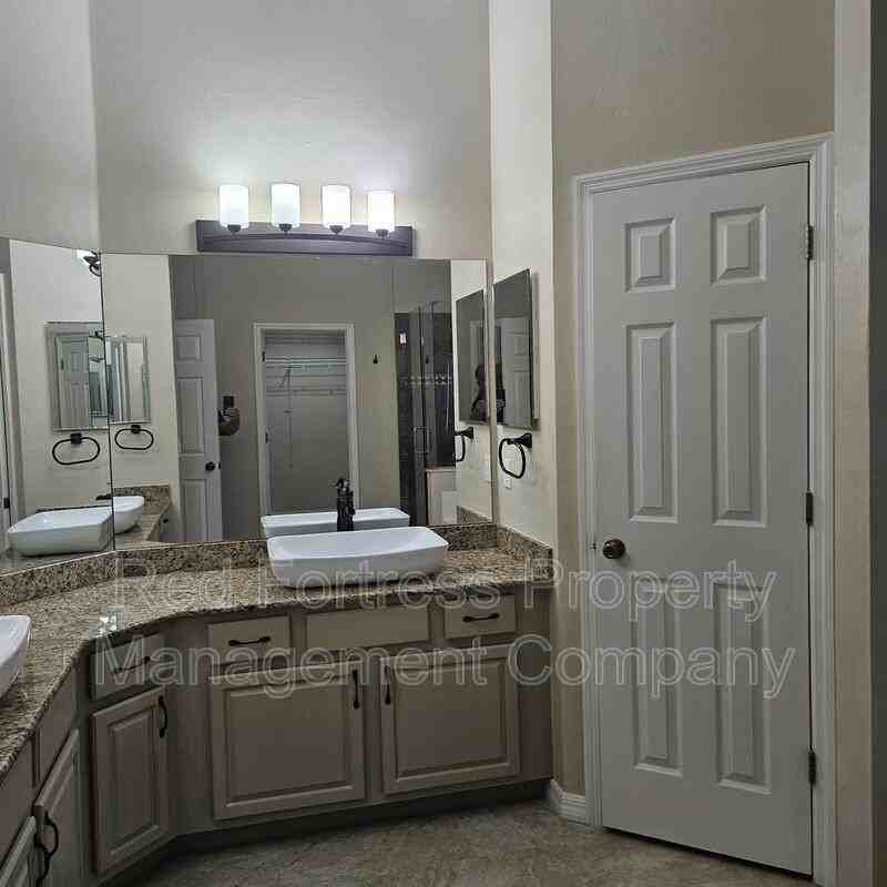 17410 Sterling Lake Dr - Photo 6 of 12