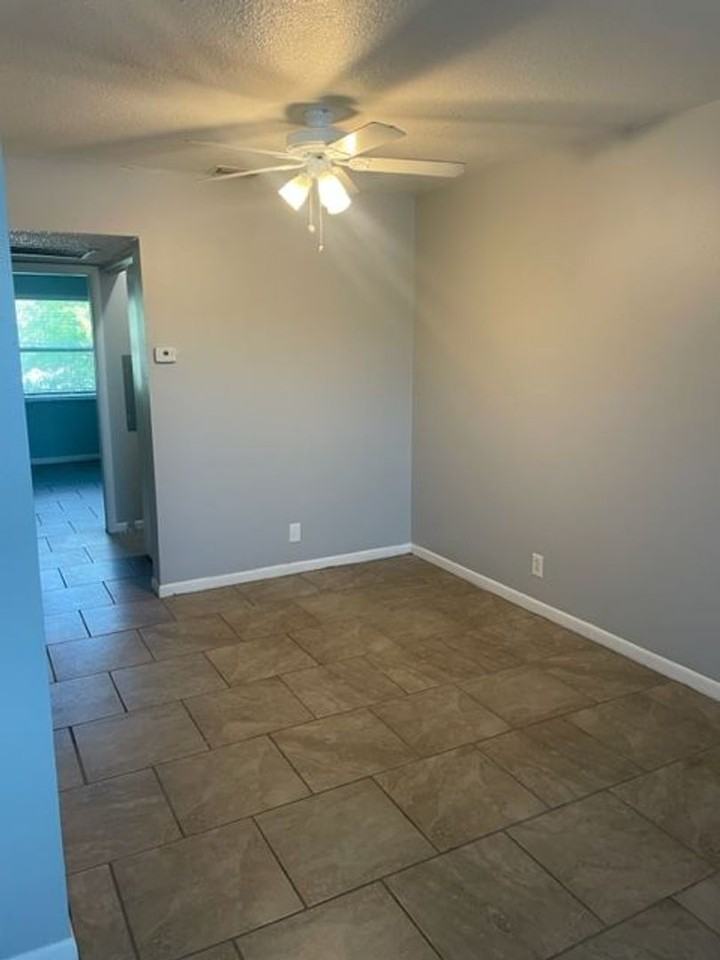 675 Indian Rocks Rd N - Photo 6 of 17