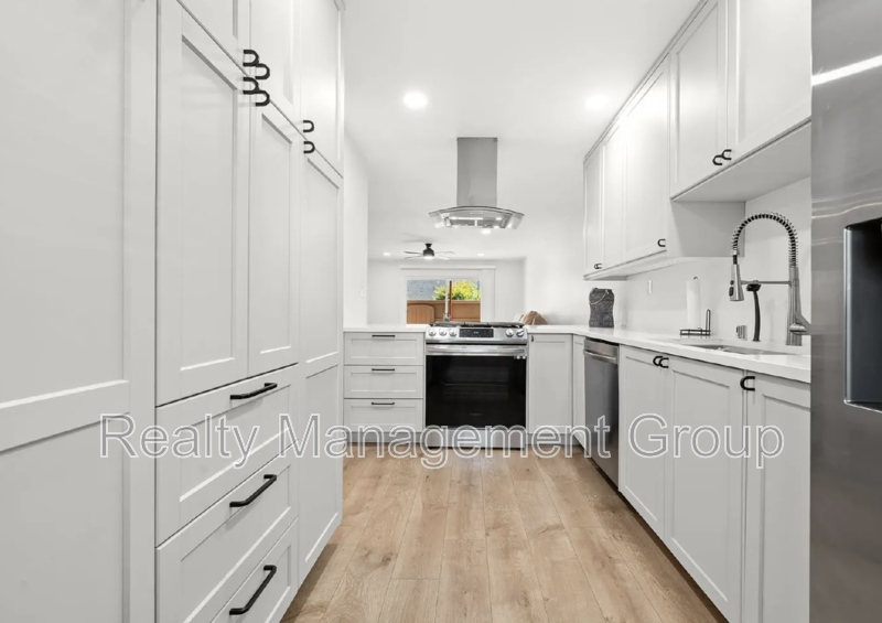 6821 Alvarado Rd #8 - Photo 7 of 22