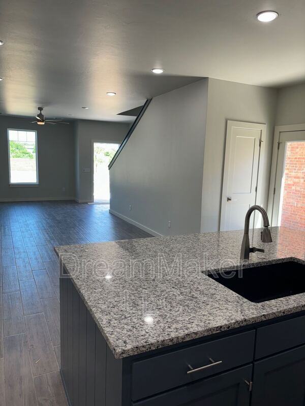 1020 Varenna Ln - Photo 5 of 11