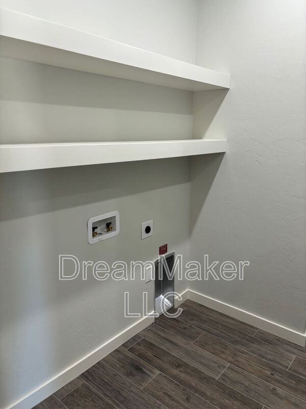 1020 Varenna Ln - Photo 6 of 11