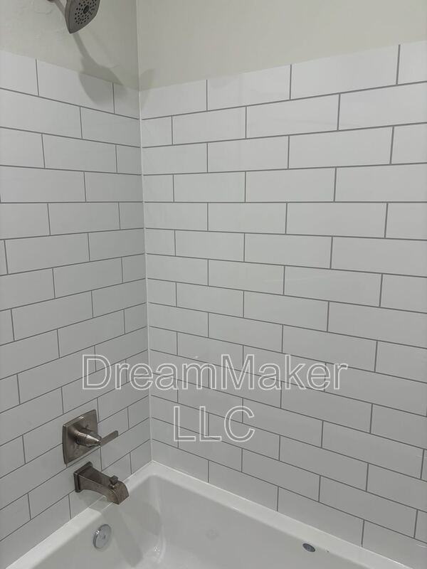 1020 Varenna Ln - Photo 7 of 11