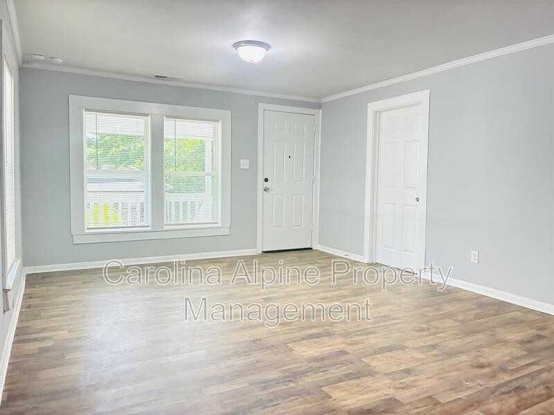 409 Orange St - Photo 5 of 17