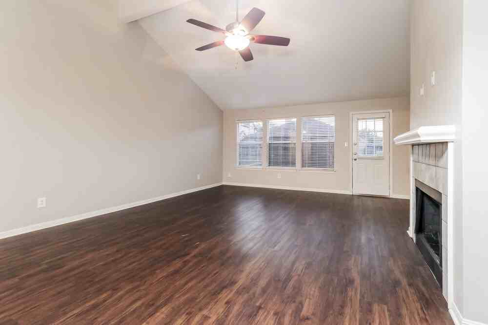 5411 Roserock Ln - Photo 3 of 16