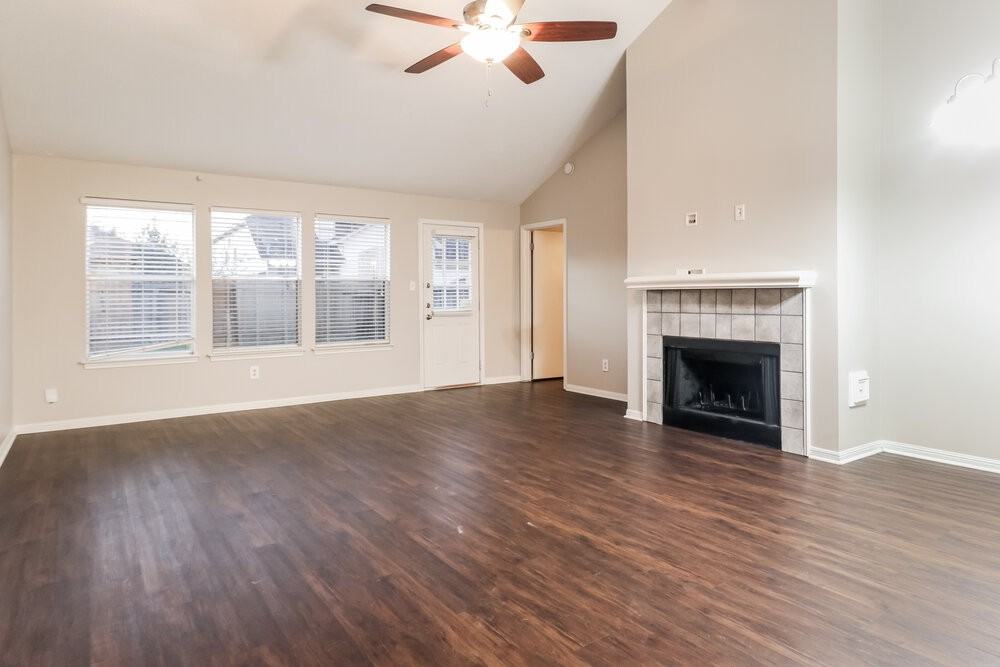 5411 Roserock Ln - Photo 4 of 16