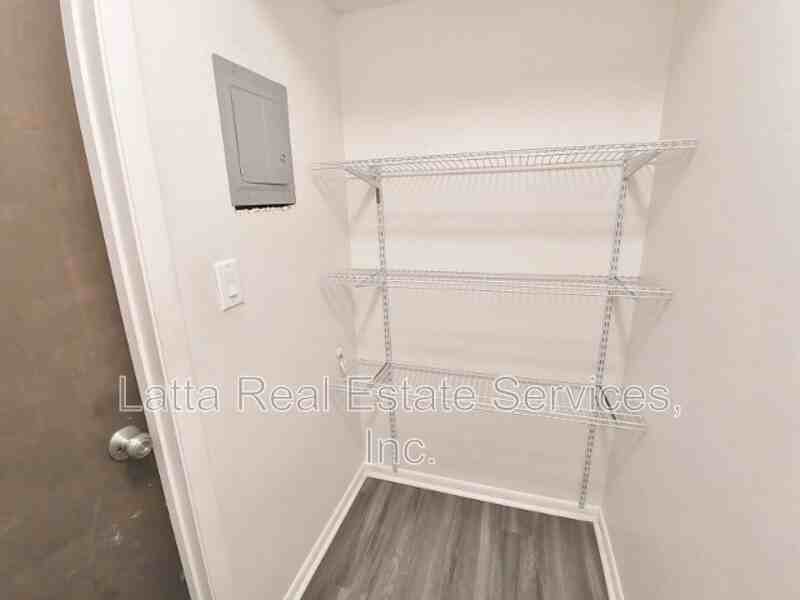 12401 E 40th St S #A - Photo 6 of 10