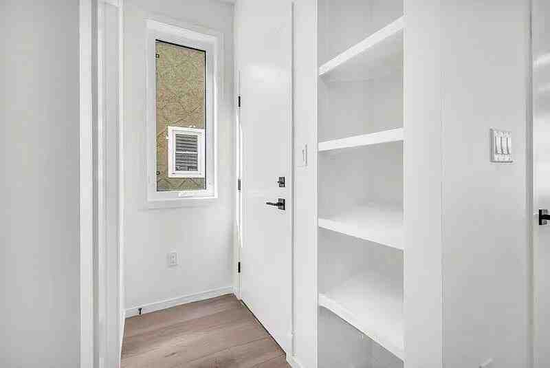 10504 151 St NW - Photo 4 of 18