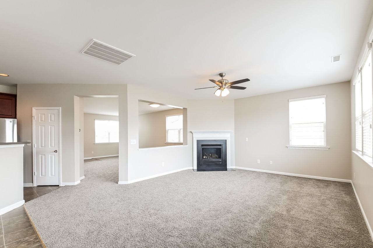304 Edgecroft Way - Photo 4 of 17