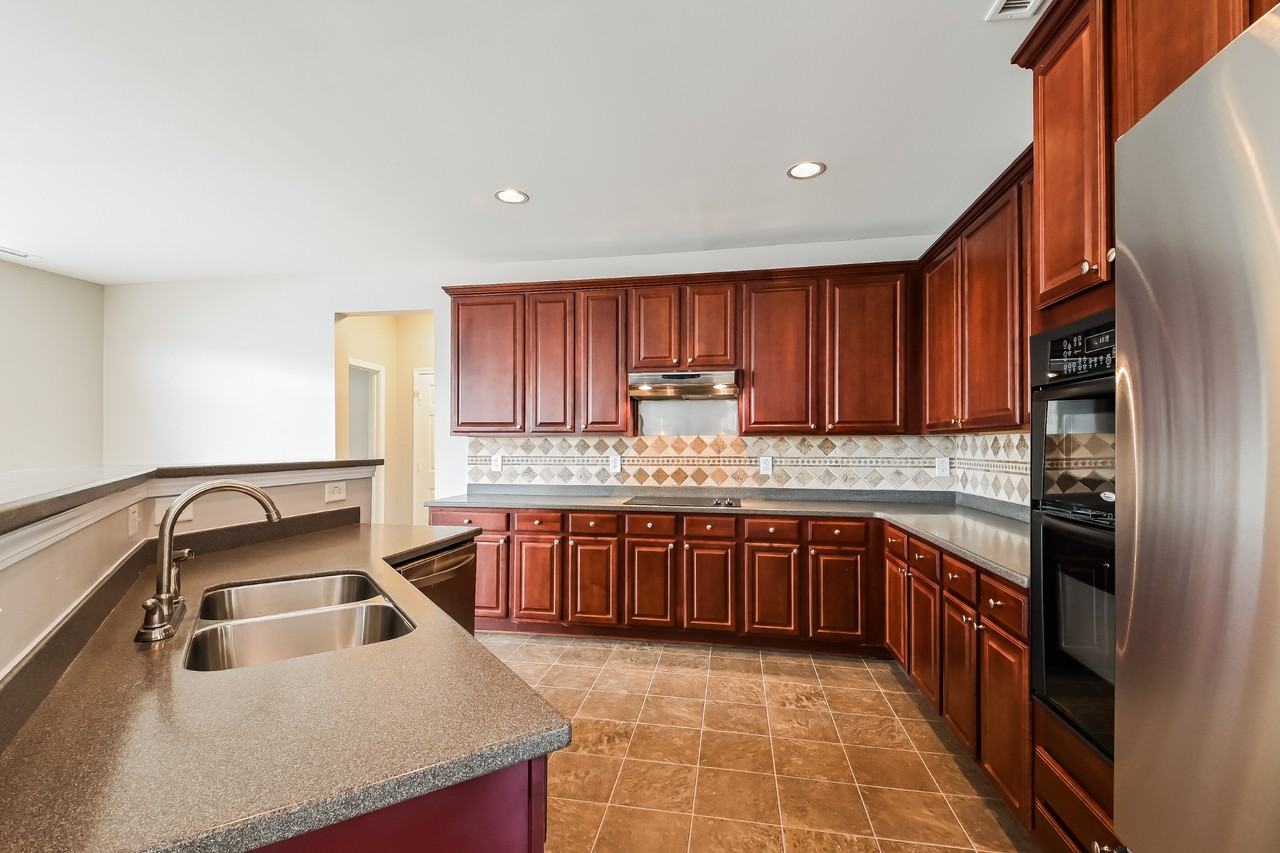 304 Edgecroft Way - Photo 6 of 17