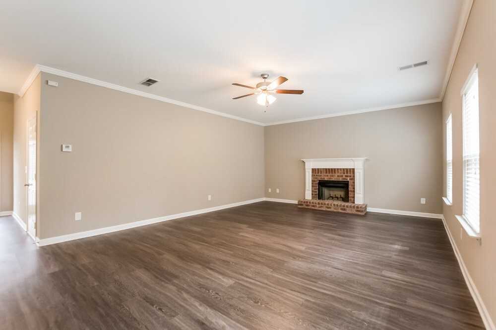 466 Fieldcrest Dr - Photo 5 of 17