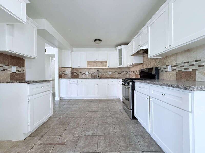 1440 E 42nd St - Photo 4 of 15