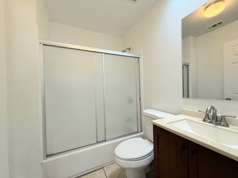844 W 54th St - Photo 6 of 14