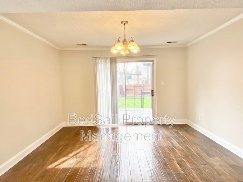 710 Prince Ct - Photo 5 of 25
