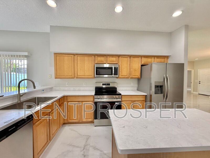 10181 Marsh Pine Cir - Photo 6 of 31