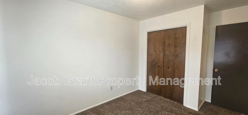 775 N Fanning Ave #2 - Photo 5 of 8