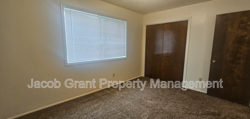 775 N Fanning Ave #2 - Photo 6 of 8