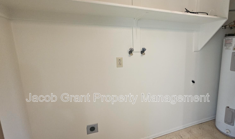 775 N Fanning Ave #2 - Photo 7 of 8