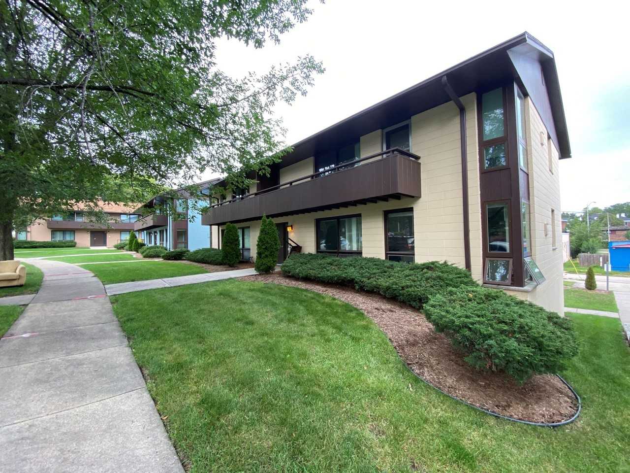 Shepard Terrace Apartments - Photo 4 of 24