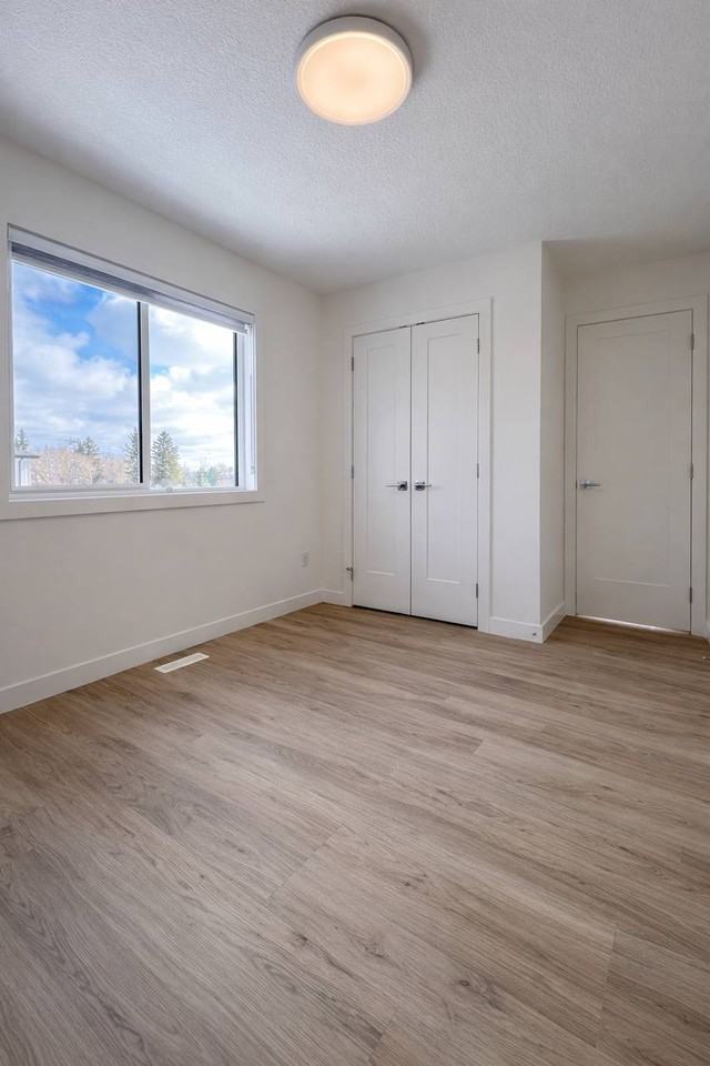 8902 154 St NW - Photo 6 of 16