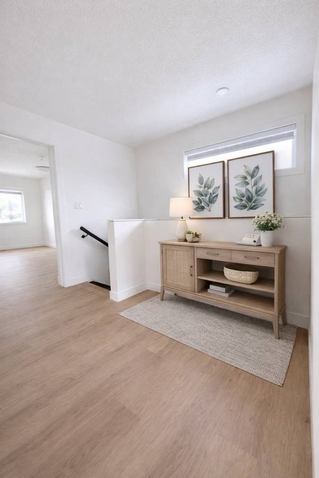 8902 154 St NW - Photo 5 of 16