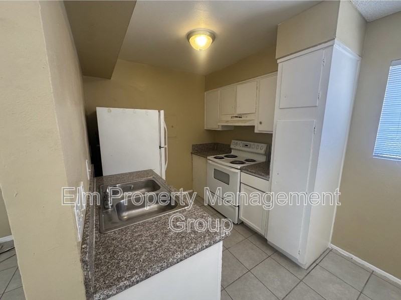 2516 E Mesquite Ave - Photo 4 of 7