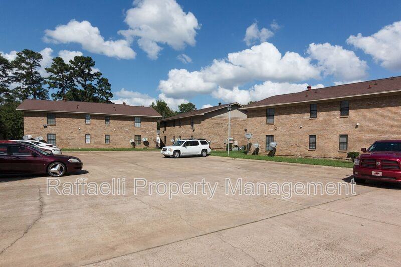 11 Forest Villa Apartments - Photo 3 of 9