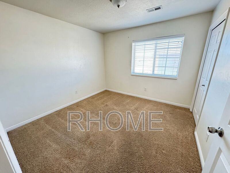 79 W Ridge Rd - Photo 5 of 19
