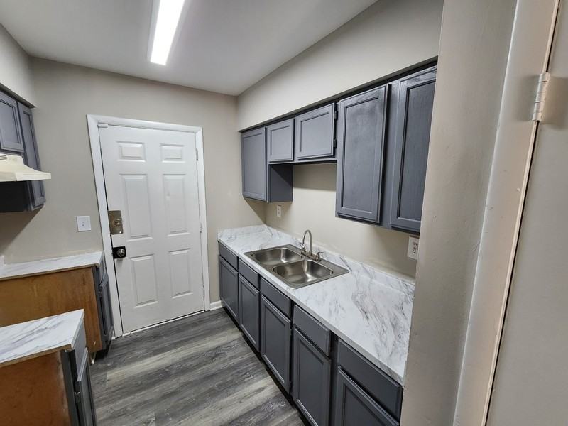 166 1st St Sw #B - Photo 5 of 13