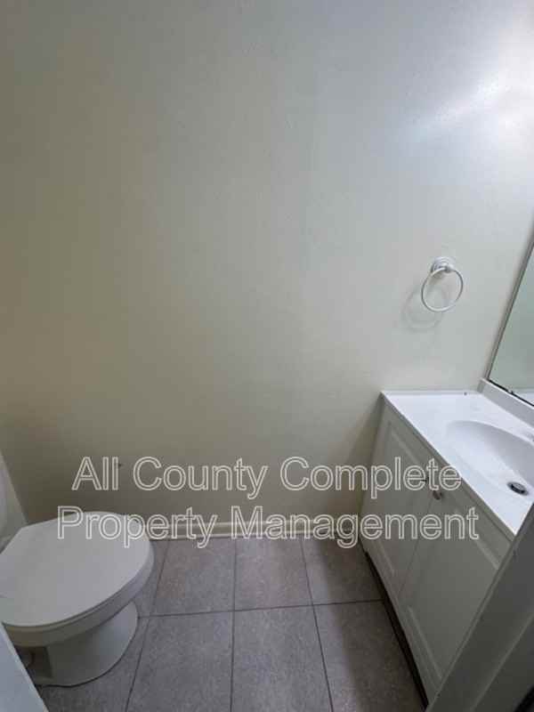 8550 Sturbridge Cir W - Photo 4 of 16