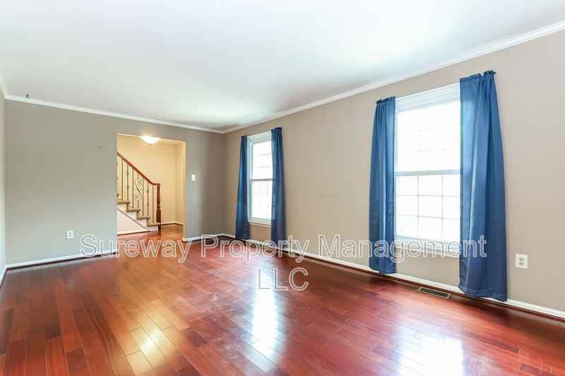 44 Red Oak Dr - Photo 3 of 17