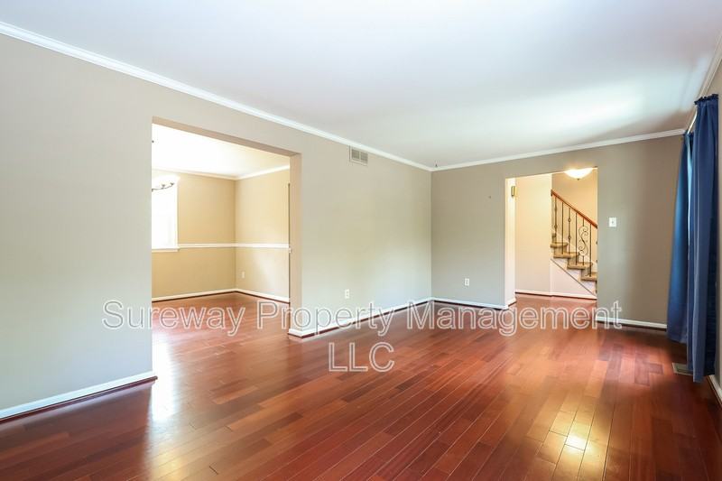 44 Red Oak Dr - Photo 4 of 17