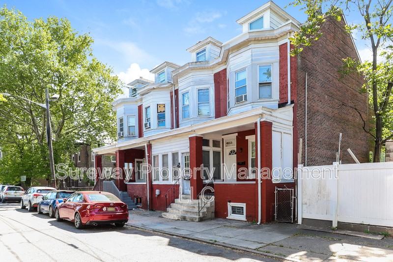 313 Home Ave - Photo 2 of 15