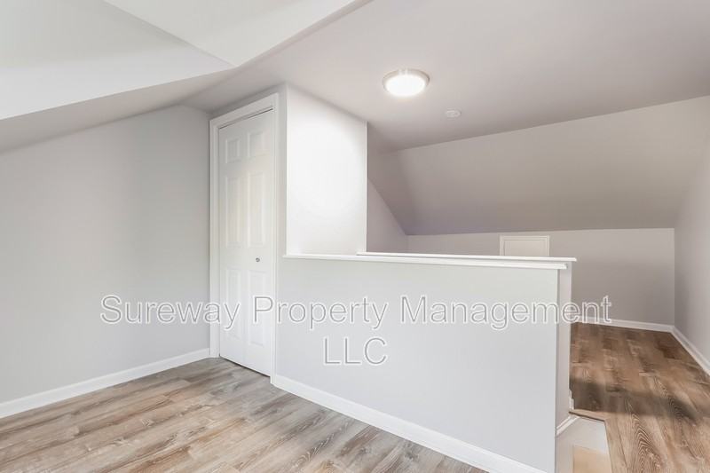313 Home Ave - Photo 7 of 15